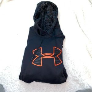 Under armour sweatshirt